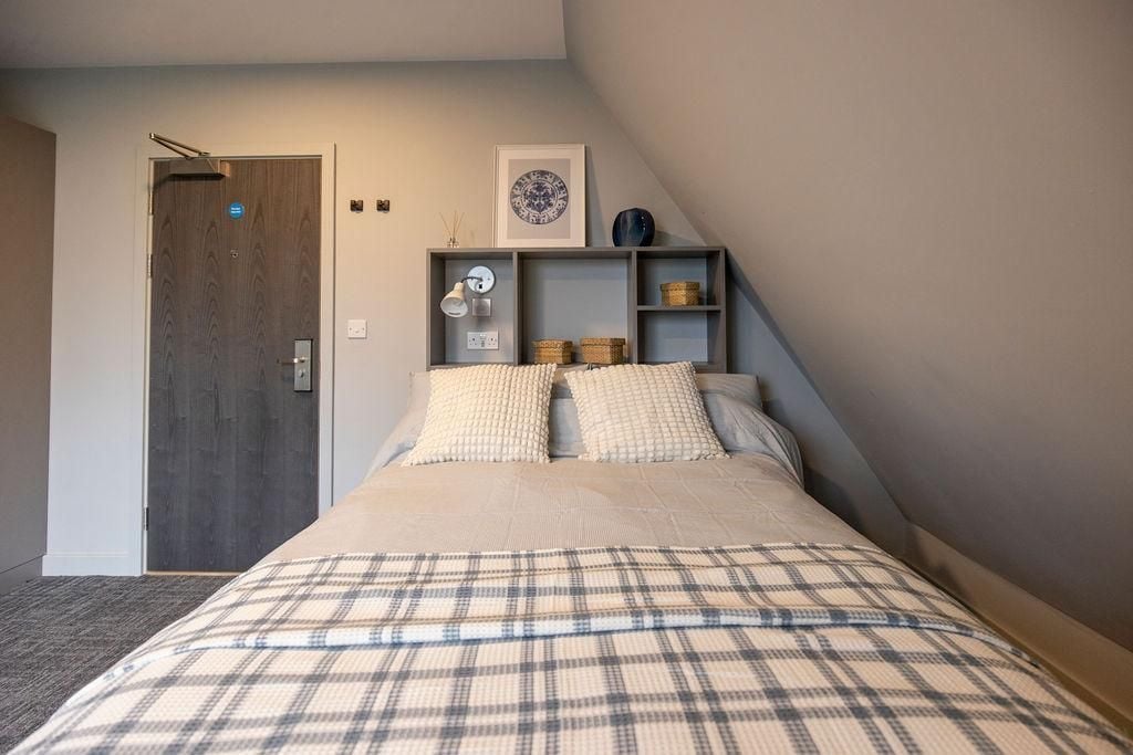 Classic 2 Bedroom Apartment - room